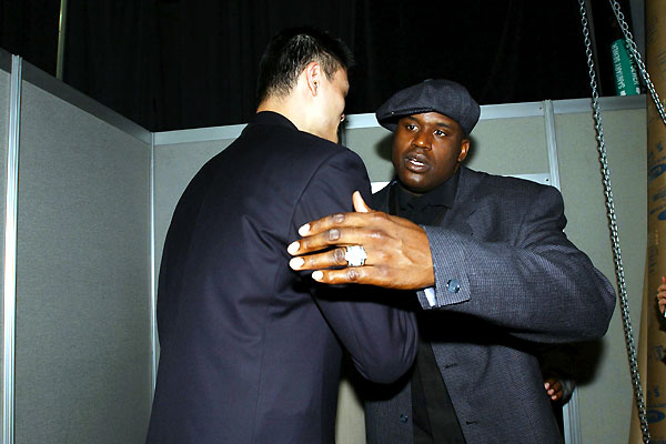 Foto Shaquille O'Neal, Adam Del Deo, Ming Yao, James D. Stern