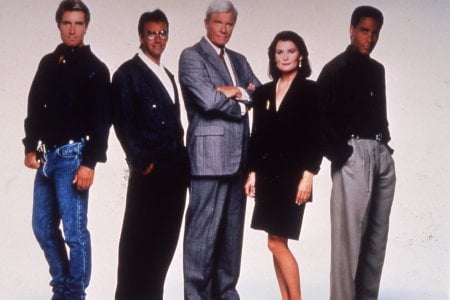 Foto Phil Morris, Thaao Penghlis, Antony Hamilton, Jane Badler, Peter Graves