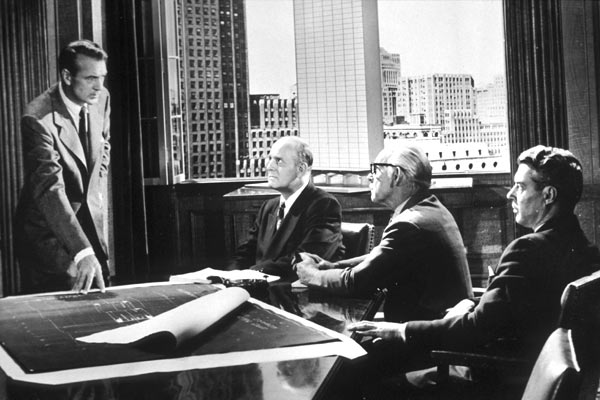 El Manantial : Foto Raymond Massey, Gary Cooper