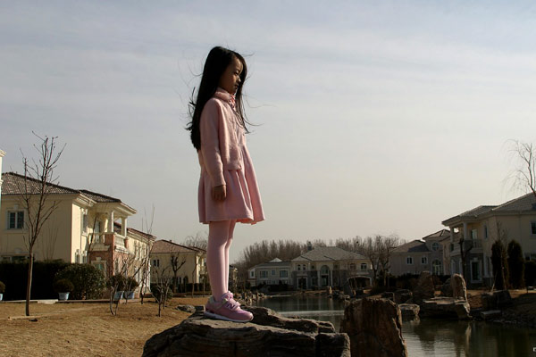 Todos los niños invisibles : Foto John Woo