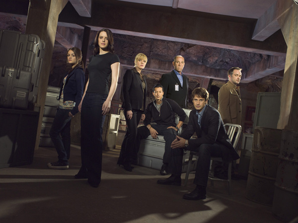 Foto Michelle Ryan, Chris Bowers, Lucy Hale, Will Yun Lee, Molly Price, Mark Sheppard, Miguel Ferrer
