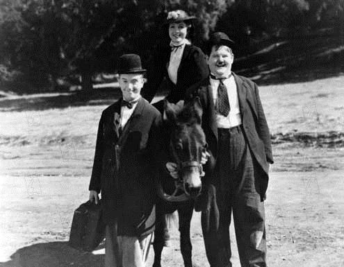 Foto Oliver Hardy, Stan Laurel, James W. Horne