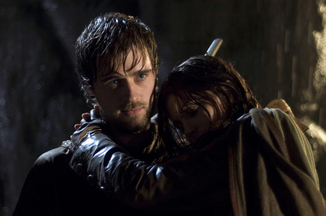 Foto Jonas Armstrong, Lucy Griffiths (II)