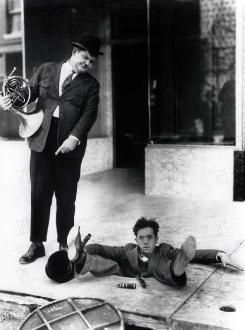 Foto Stan Laurel, Oliver Hardy, Edgar Kennedy