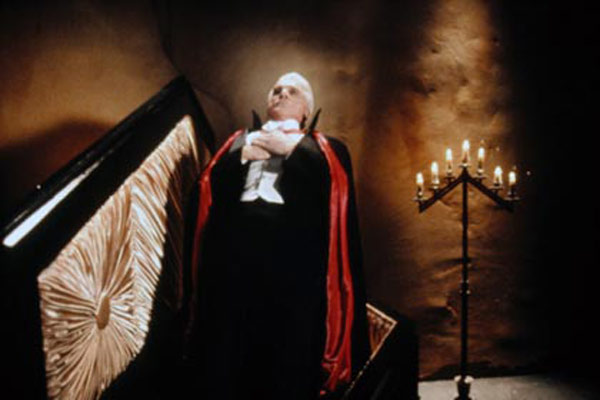 Drácula, un muerto muy contento y feliz : Foto Leslie Nielsen, Mel Brooks