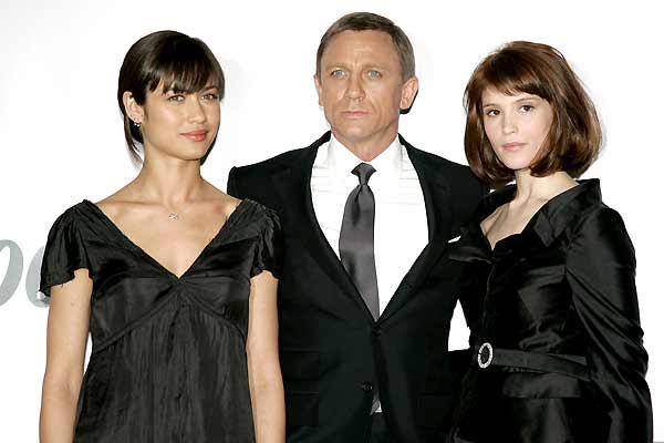 007 Quantum of Solace : Foto Gemma Arterton, Olga Kurylenko, Daniel Craig