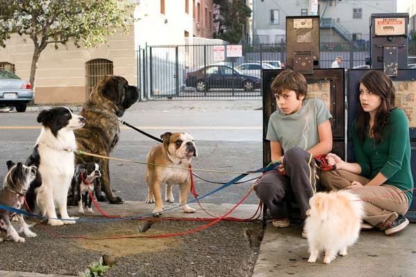 Hotel para perros : Foto Jake T. Austin, Emma Roberts