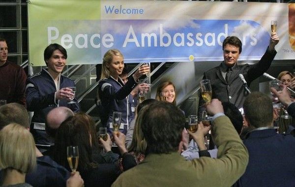 Foto Laura Vandervoort, Logan Huffman