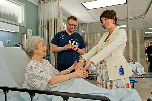 Nurse Jackie : Foto Lynn Cohen, Eve Best, Stephen Wallem