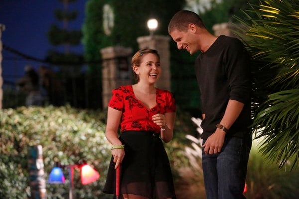 Parenthood (2010) : Foto Mae Whitman, Matt Lauria