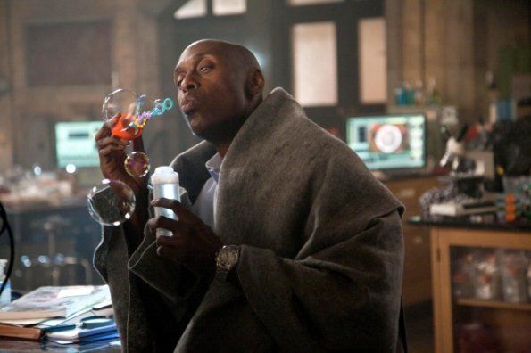 Fringe (Al límite) : Foto Lance Reddick