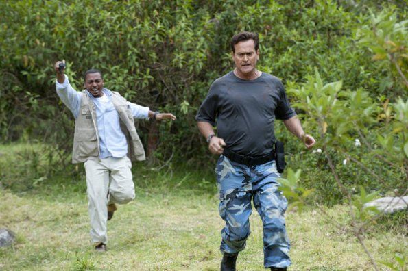 Último aviso : Foto RonReaco Lee, Bruce Campbell