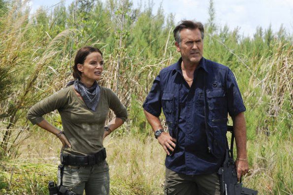 Último aviso : Foto Bruce Campbell, Gabrielle Anwar