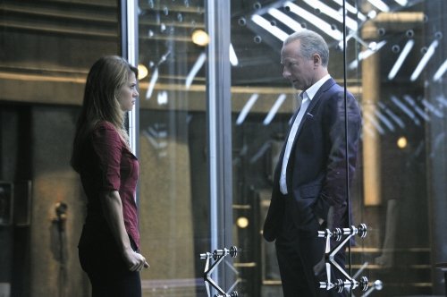 Nikita (2010) : Foto Lyndsy Fonseca, Xander Berkeley