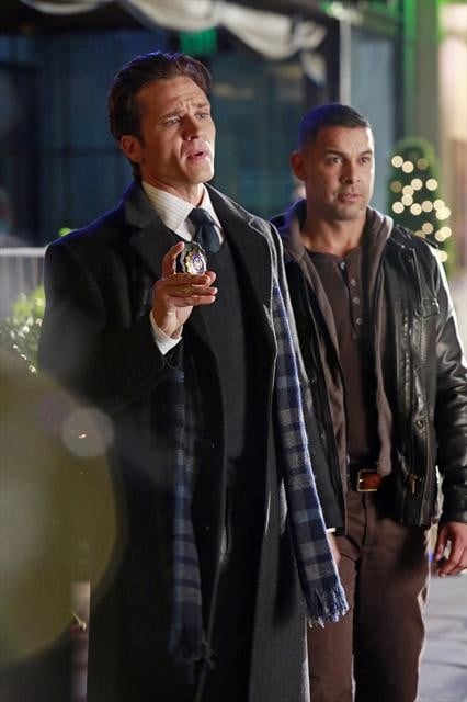 Castle : Foto Jon Huertas, Seamus Dever