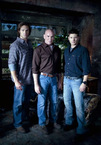 Sobrenatural : Foto Jared Padalecki, Jensen Ackles, Mitch Pileggi
