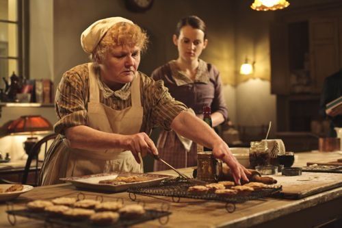 Foto Sophie McShera, Lesley Nicol