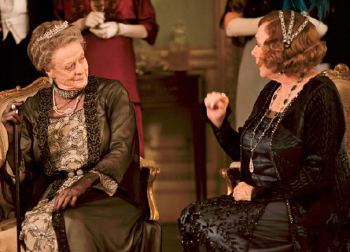 Downton Abbey : Foto Shirley MacLaine, Maggie Smith