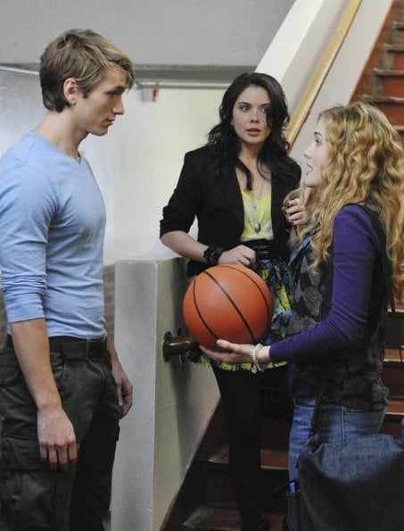 The Nine Lives of Chloe King : Foto Skyler Samuels, Benjamin Stone, Grace Phipps