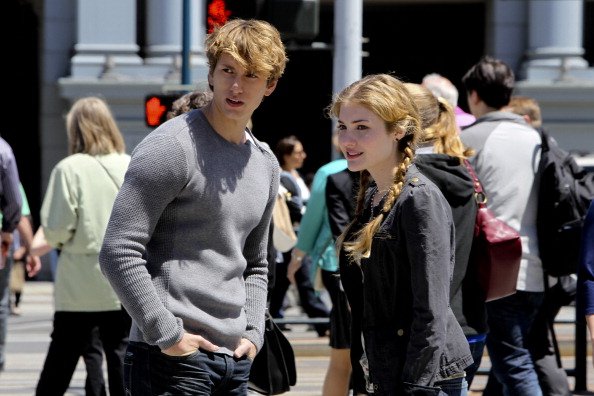 The Nine Lives of Chloe King : Foto Skyler Samuels, Benjamin Stone