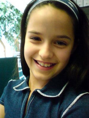 Cartel Alicia Zapien