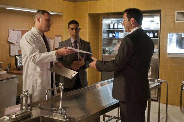 Awake : Foto Wilmer Valderrama, Jason Isaacs