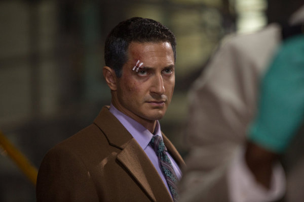 Grimm : Foto Sasha Roiz