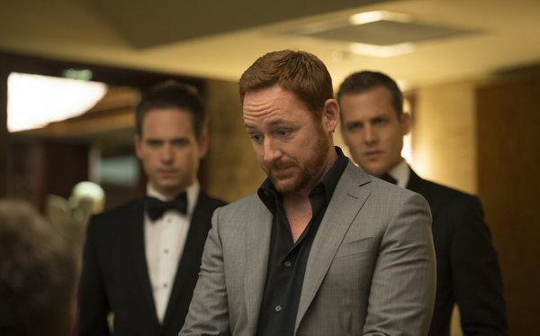 Suits: la clave del éxito : Foto Patrick J. Adams, Gabriel Macht, Scott Grimes