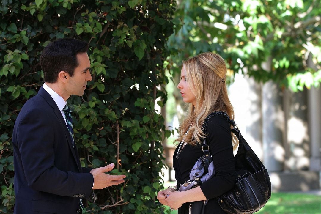 Ringer : Foto Néstor Carbonell, Sarah Michelle Gellar