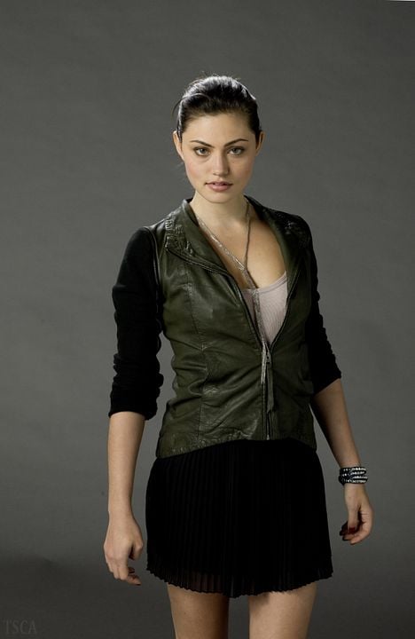 Foto Phoebe Tonkin