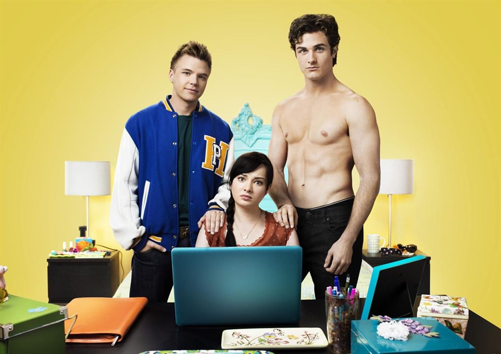 Foto Beau Mirchoff, Brett Davern, Ashley Rickards