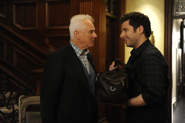 Psych : Foto James Roday Rodriguez, Malcolm McDowell