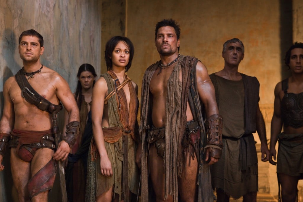 Spartacus: Sangre y arena : Foto Cynthia Addai-Robinson, Manu Bennett