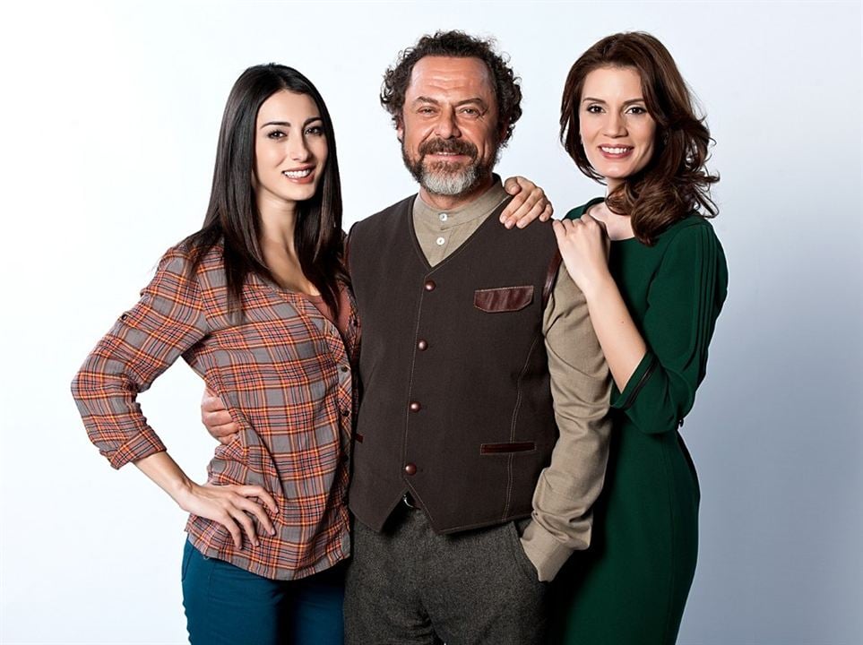 Foto Bülent Emin Yarar, Ayça Varlıer, Merve Oflaz