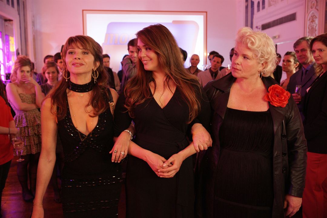 Foto Lola Dewaere, Charlotte De Turckheim, Victoria Abril, Catherine Hosmalin