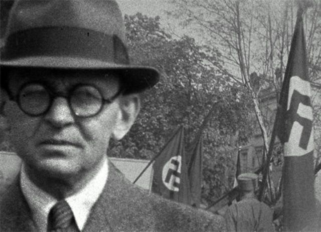 Sergej in der Urne : Foto