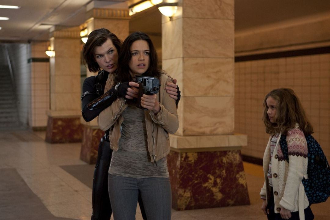 Resident Evil: Venganza : Foto Milla Jovovich, Aryana Engineer, Michelle Rodriguez
