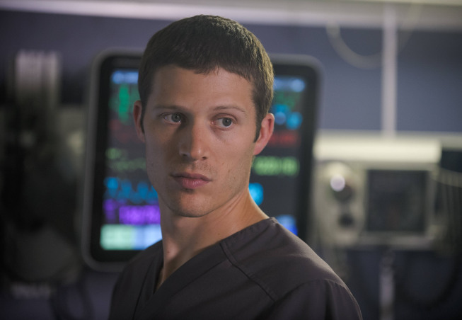 The Mob Doctor : Foto Zach Gilford