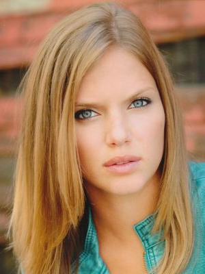 Cartel Tracy Spiridakos