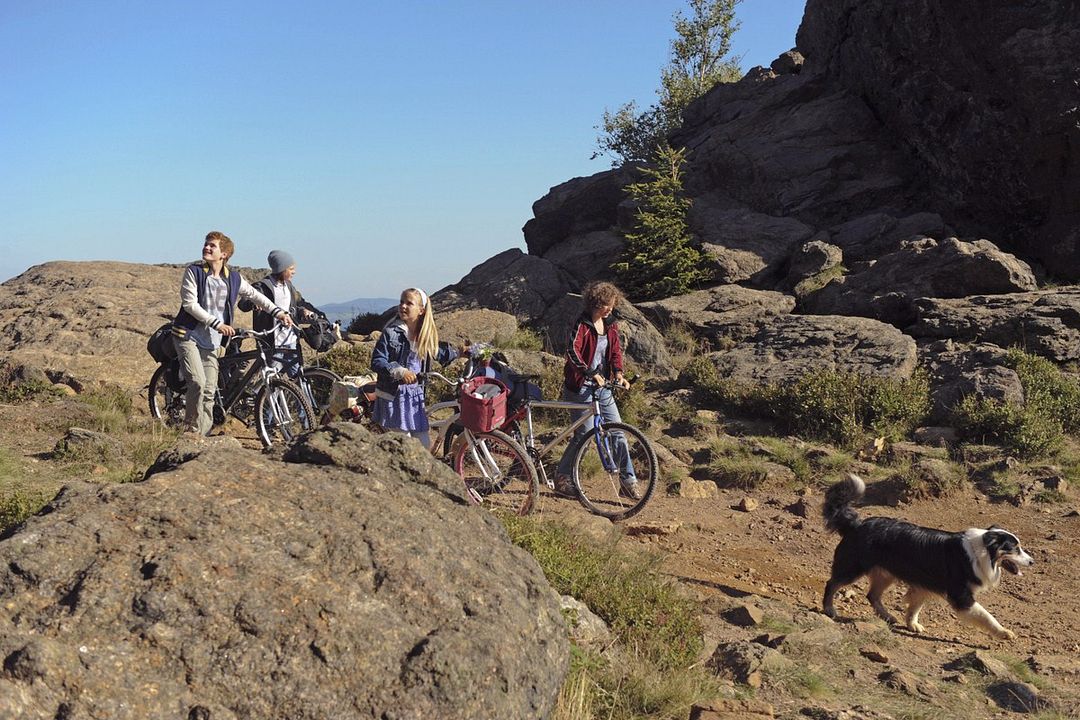 Los Cinco y el misterio de la joya escondida : Foto