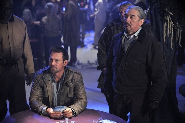 Defiance : Foto Graham Greene (II), Grant Bowler