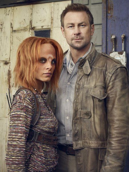 Foto Grant Bowler, Stephanie Leonidas