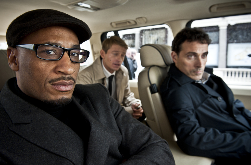 Foto Leo Gregory, Rufus Sewell, Terence Maynard