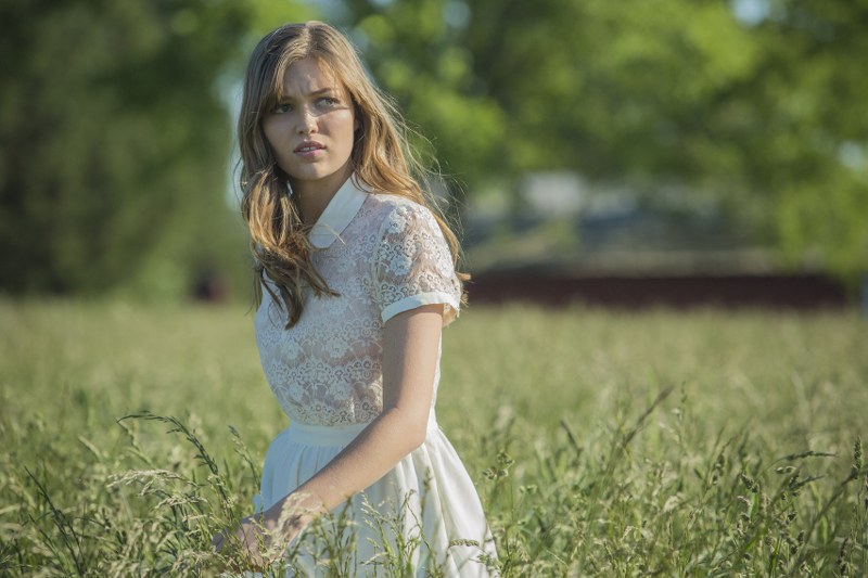 Banshee : Foto Lili Simmons, Ivana Milicevic