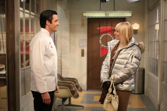 Dos chicas sin blanca : Foto Gilles Marini, Beth Behrs