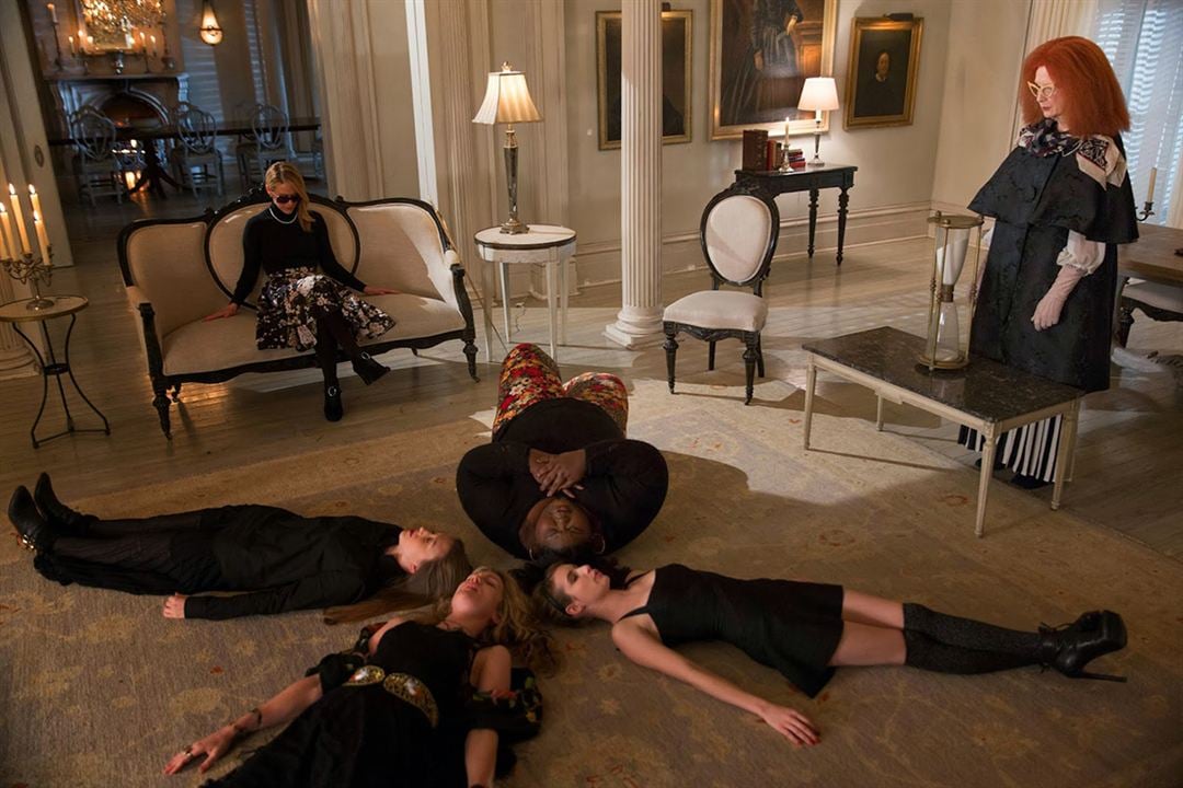 American Horror Story : Foto Sarah Paulson, Emma Roberts, Lily Rabe, Gabourey Sidibe, Frances Conroy, Taissa Farmiga