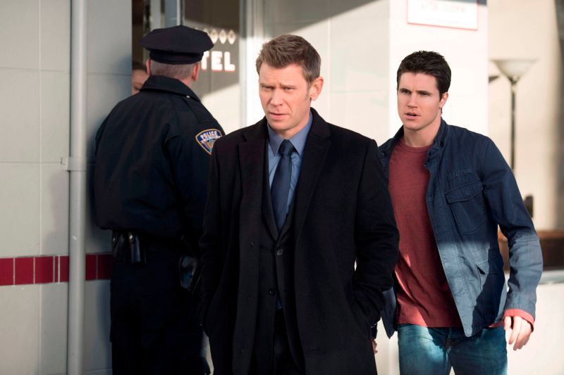 The Tomorrow People (2013) : Foto Mark Pellegrino, Robbie Amell