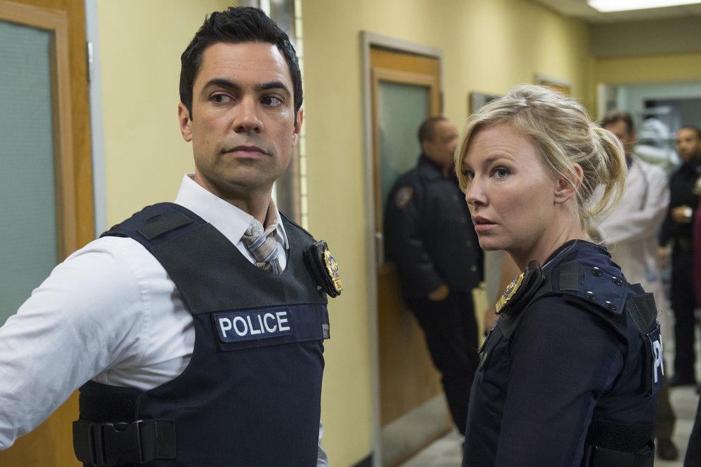 Ley y orden: Unidad de víctimas especiales : Foto Danny Pino, Kelli Giddish