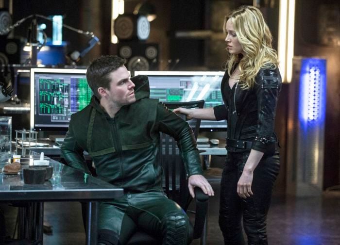 Foto Stephen Amell, Caity Lotz