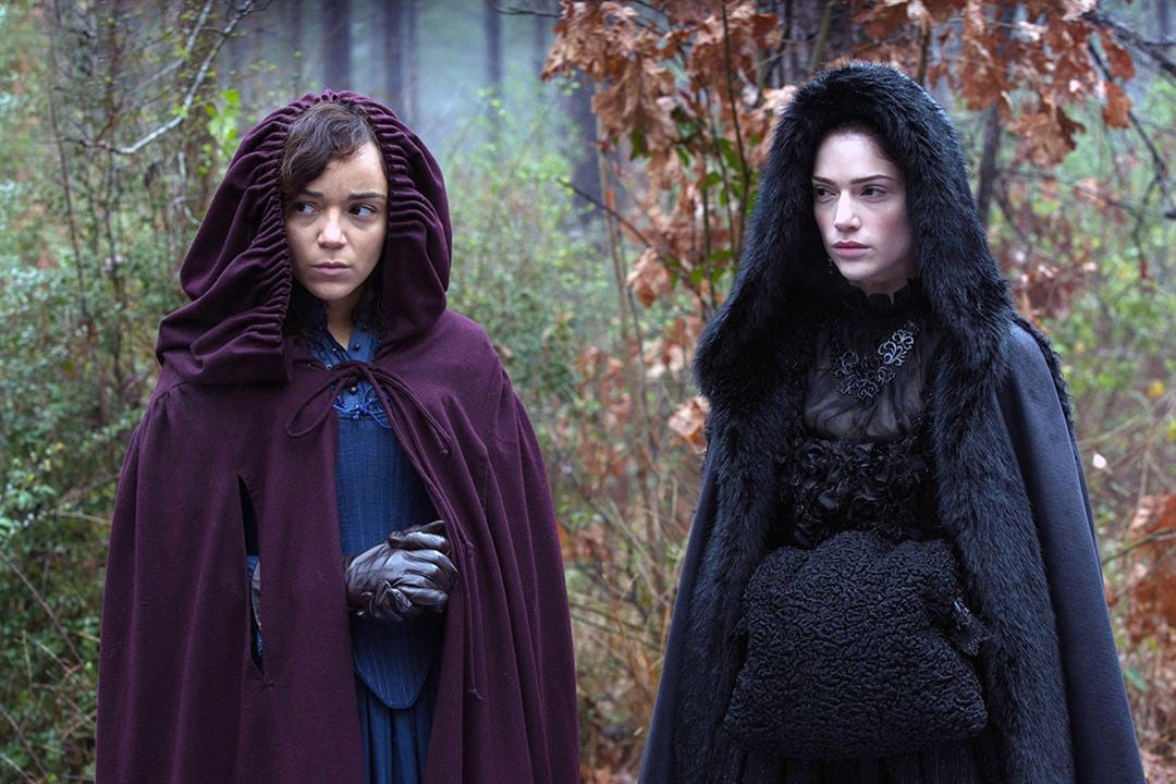 Salem : Foto Janet Montgomery, Ashley Madekwe